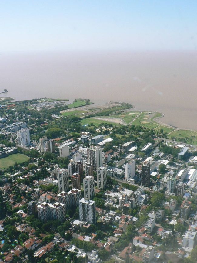 飛行機から見るブエノス・アイレス市街地の光景。<br /><br />