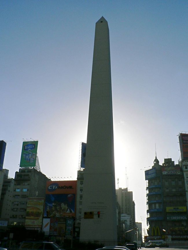 ７月９日通りの中心、オベリスコ。<br /><br />