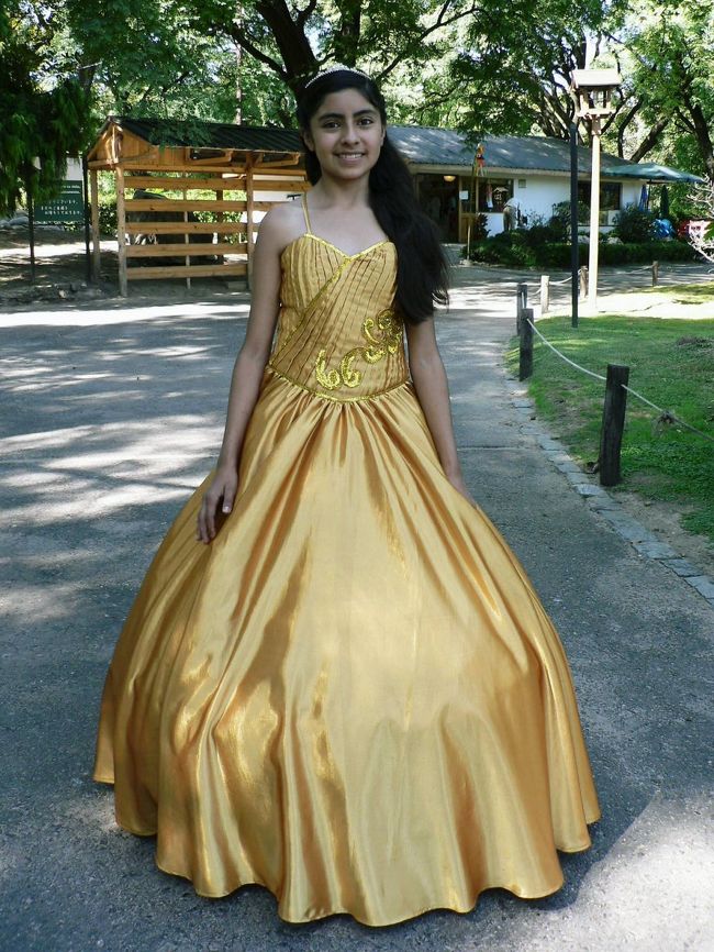 日本庭園に写真撮影に来ていた少女。<br /><br />