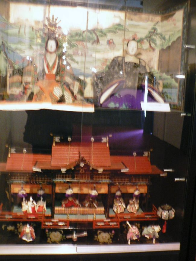 雛人形、着物、琴などの日本文化の紹介コーナー。<br />