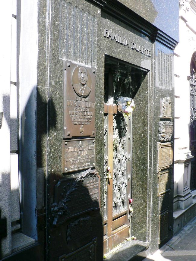 エビータの墓。