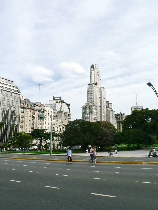 英国塔周辺の街並み。<br /><br />