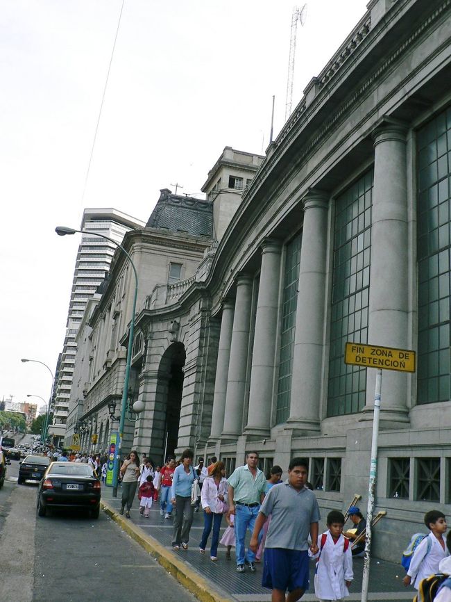 １９１５年建造のレティーロ駅。