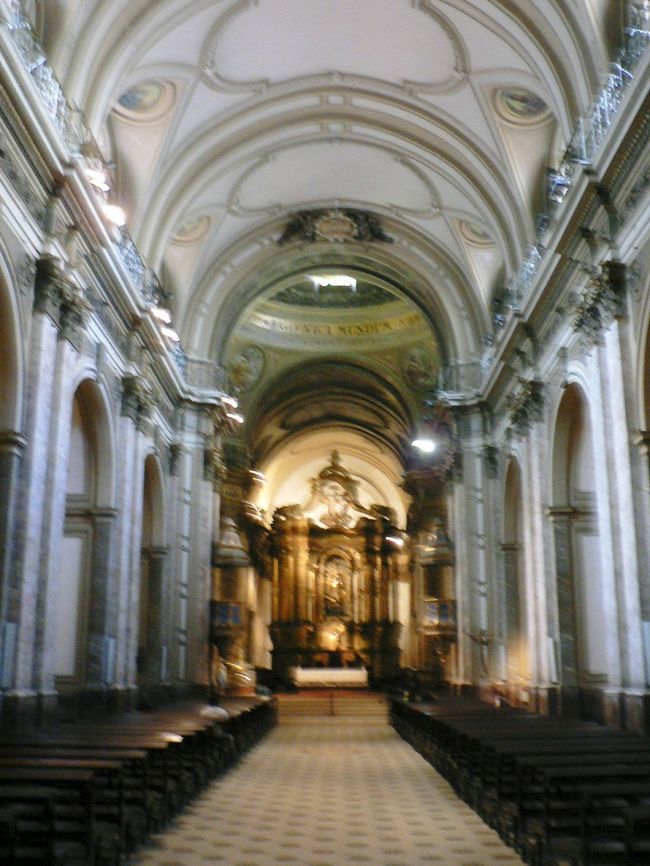 大聖堂の内部。