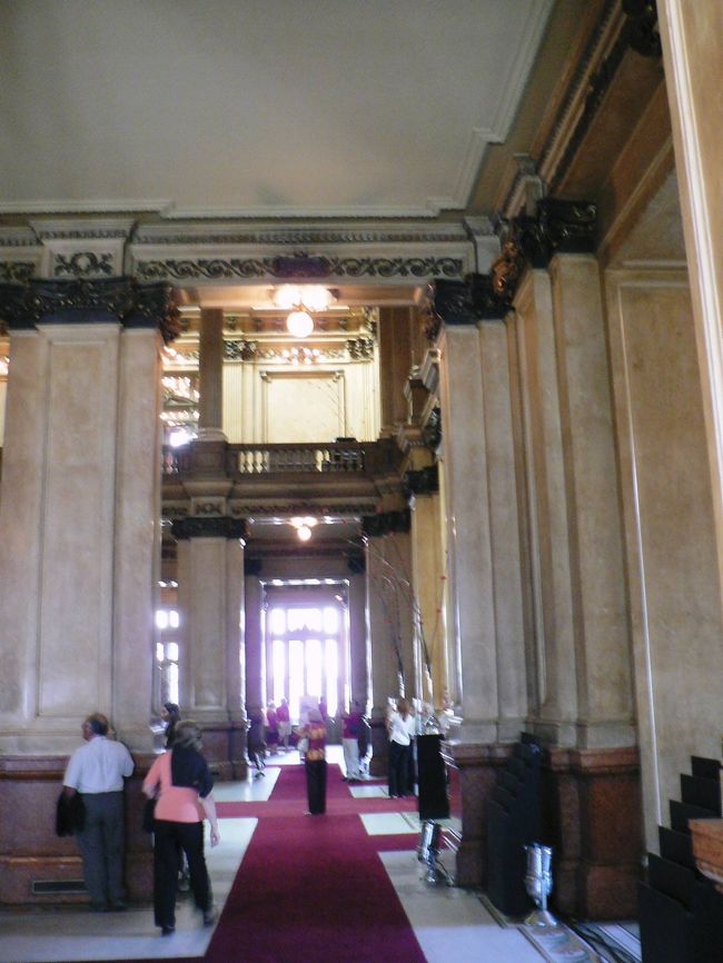 コロン劇場の館内。