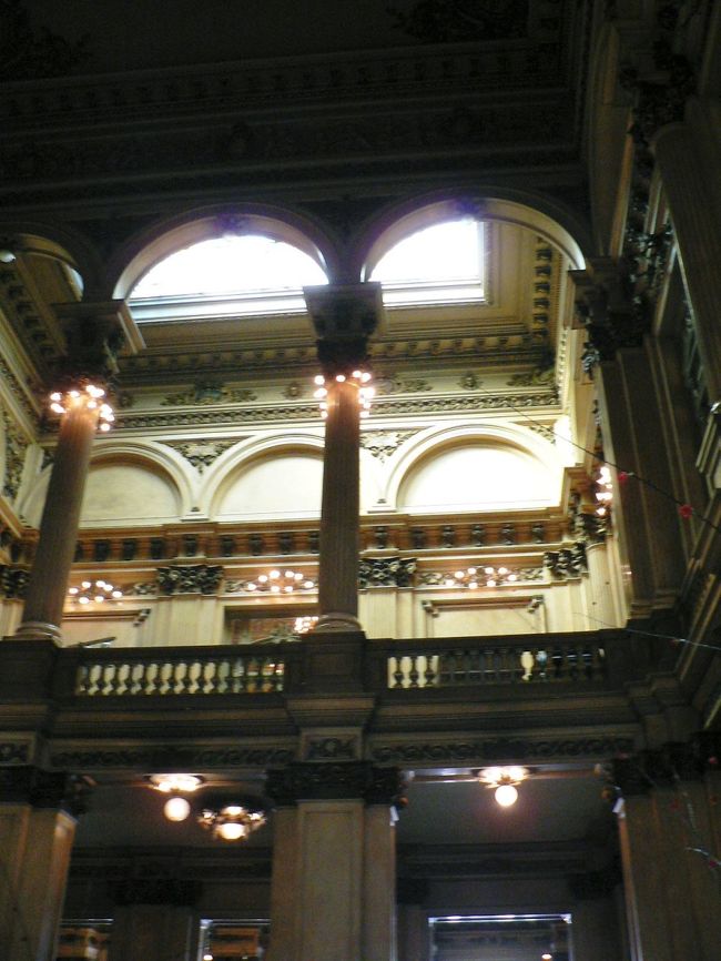 コロン劇場の館内。