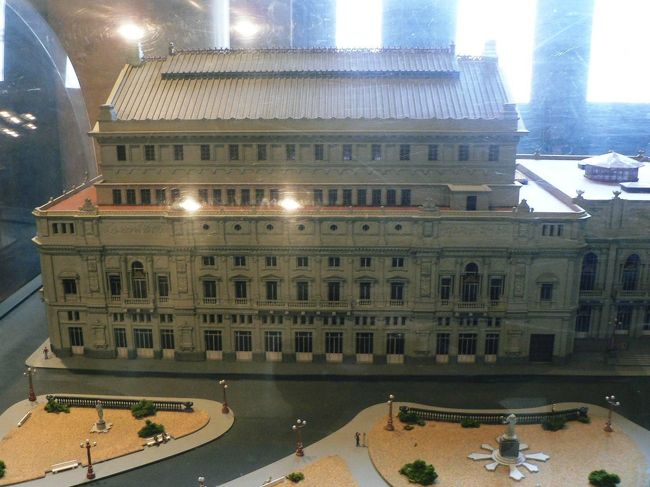 コロン劇場の模型。