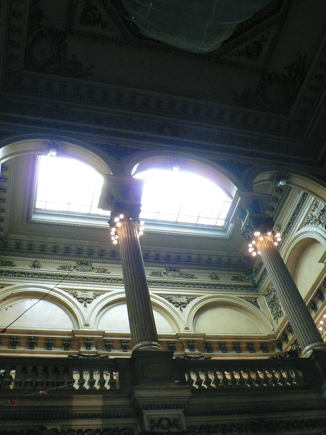 コロン劇場の館内。