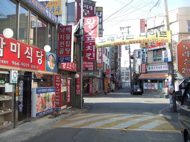 ホテルの前の通り