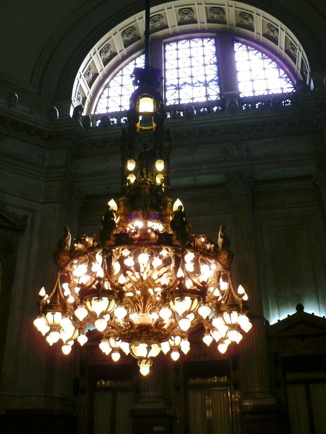 国会議事堂のシャンデリア。