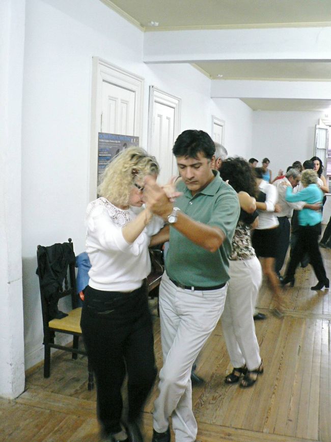 タンゴ博物館でレッスンを受ける人達。<br /><br /><br />