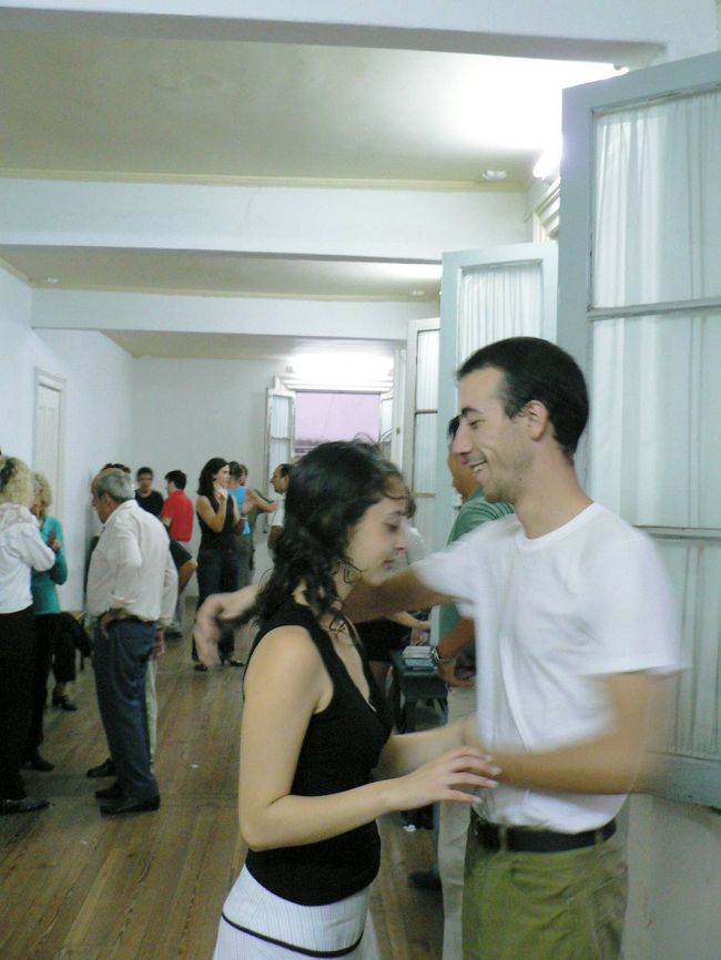 タンゴ博物館でレッスンを受ける人達。<br /><br /><br />