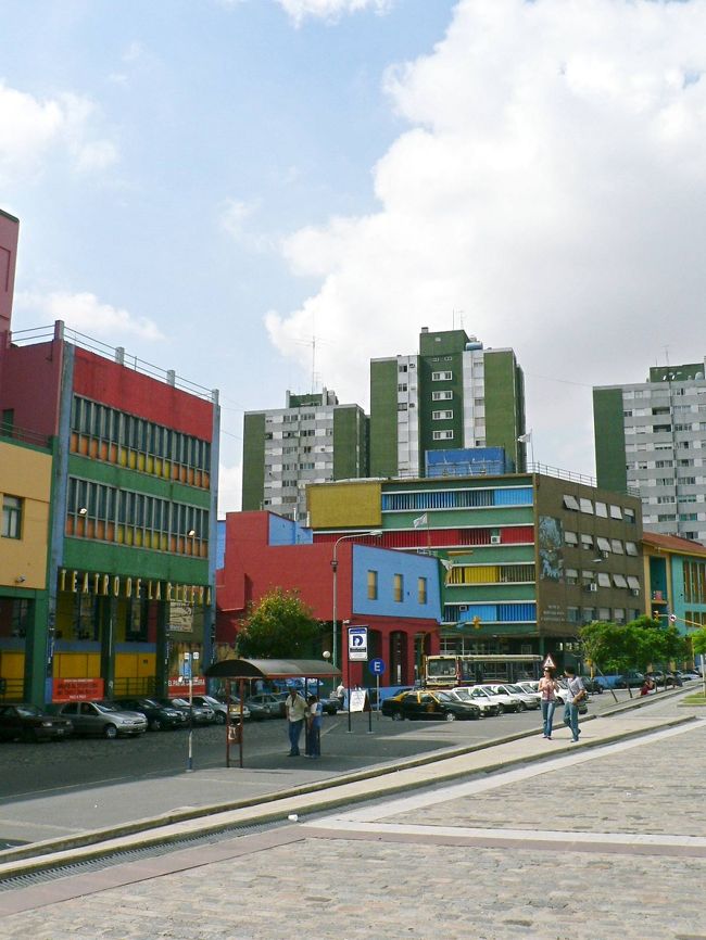 ボカ地区のカラフルな建物。