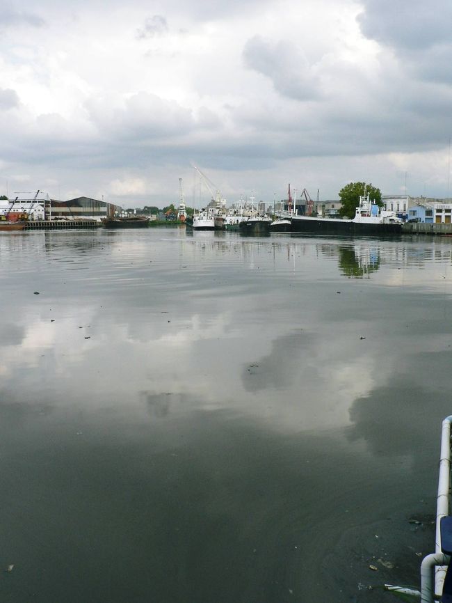 カミニートの港の光景。