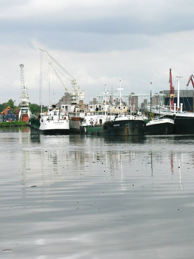 カミニートの港の光景。