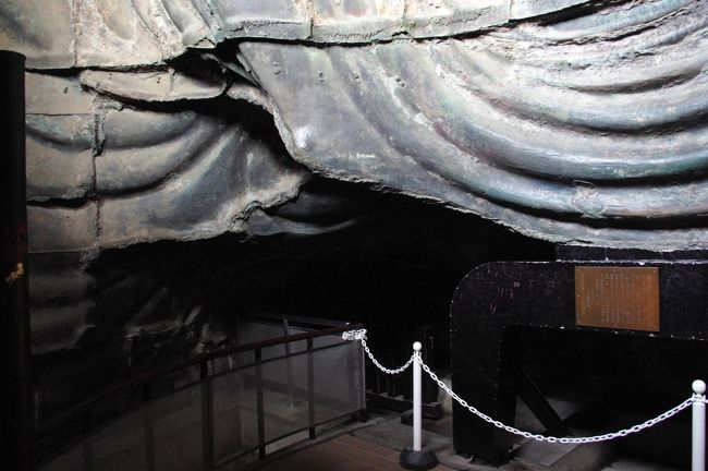 鎌倉の大仏の中・・２０円で中に入りました。大仏の中はこんなものかという印象でした。<br />２０円ですので、入ってもいいかも知れません。