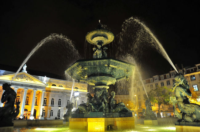 その前の噴水。