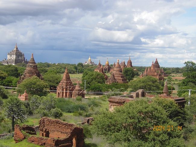 雨季ということで、一番見たかった夕陽はあきらめざるを得ませんでした。