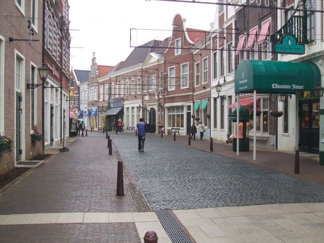 　園内の建物は全てヨーロッパ風なので歩いているとヨーロッパに来ているかのような感じです。<br />　昼食はイタリアンレストランで食べてお土産を買って帰りました。<br />　もちろん、園内を散策しただけじゃなくアミューズメント施設も利用しましたよ。<br /><br />　旅行記、最後まで読んでくださり有り難うございました。