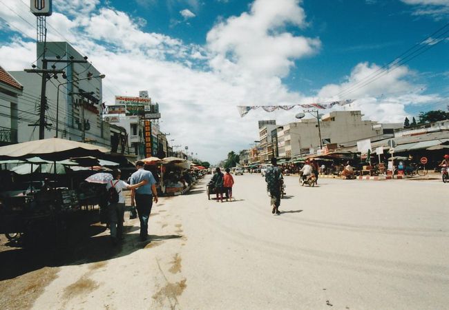 メーサイの街に戻り、ゴールデントライアングルへ向かうことにしました。