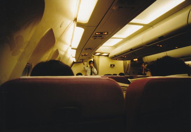 チェンライの空港で土産を買う暇もなく、バンコク行きのタイ国際航空へ乗り込みました。