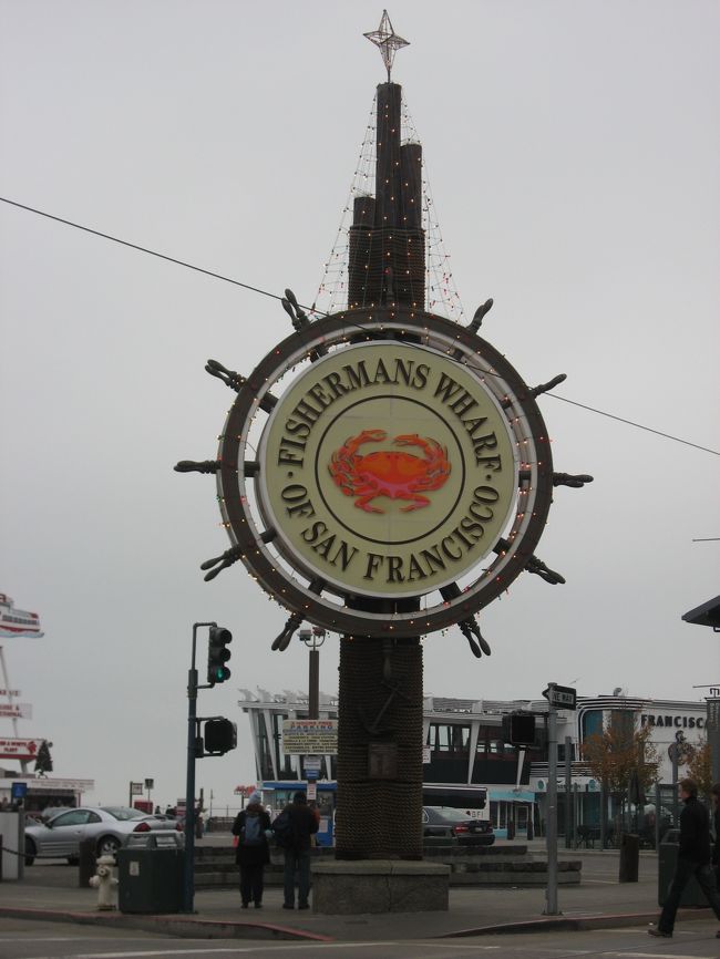 昔英語の教科書で見たとおりにフィッシャーマンズワーフ！！！<br />「フィッシャーマンズワーフ」って発音を何回も練習したのが懐かしい。<br /><br />朝だったからか意外と閑散としてました。