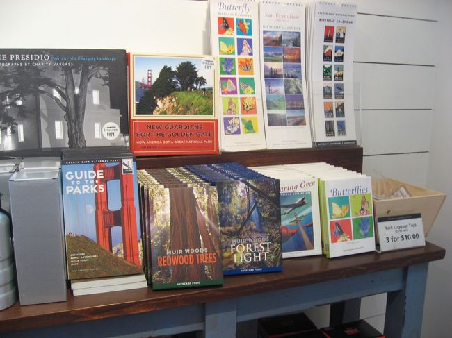 ゴールデンゲートブリッジの袂近くにあったので、橋関係が多いです。