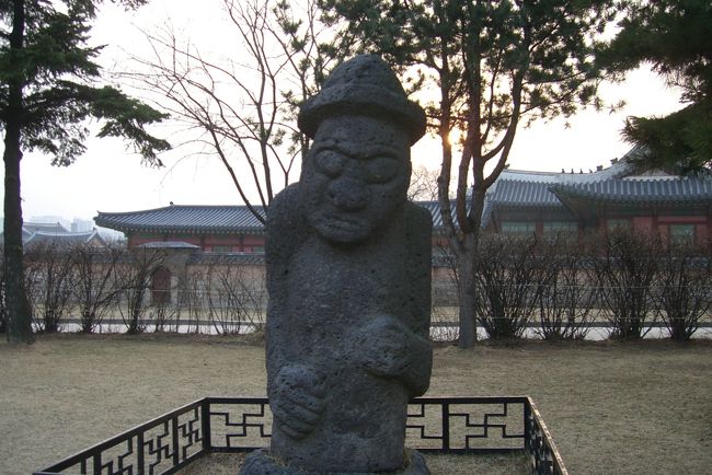 弾丸トラベル？番組で、しずちゃんが梨花達にお土産にしいていた像。<br /><br />だと思って記念撮影。