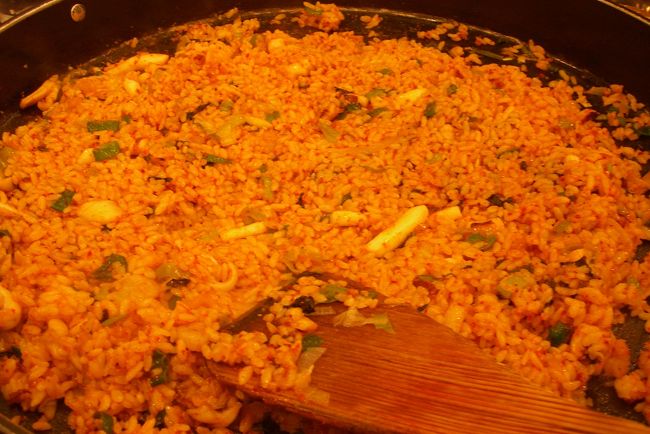 一人4500ウォン≒300円ちょい。<br /><br />ゼンゼンカラクナイヨ！<br /><br />って言われて頼んだのに、辛かった。<br /><br />でも、とっても美味。