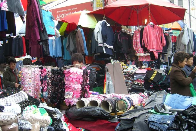 『オジョウサン、オジョウサン』<br /><br />だと言いたかったはずなのですが、なまって<br /><br />『オジサン、オジサン』って声をかけられました。<br /><br /><br />・・・誰が振り返るかあっっ。