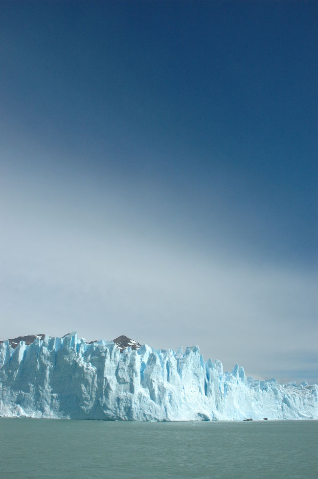白から青への綺麗なグラデーション