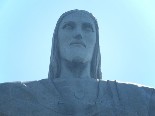 お昼に登ると逆光になるので、写真を撮るのは難しくなります。取るのには苦労しました。