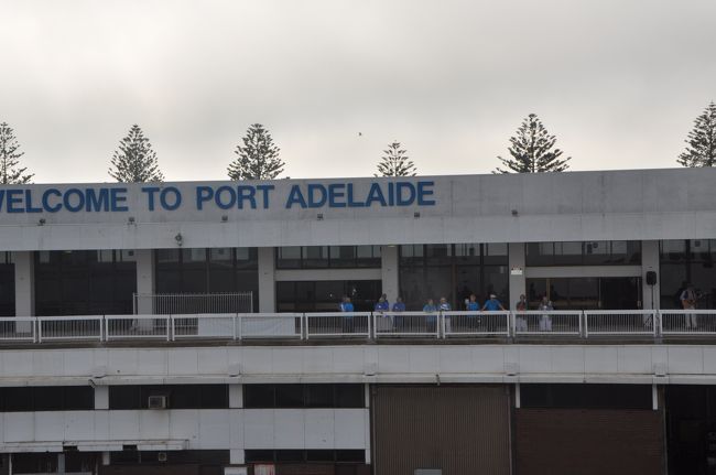 2/4 08:00アデレード入港