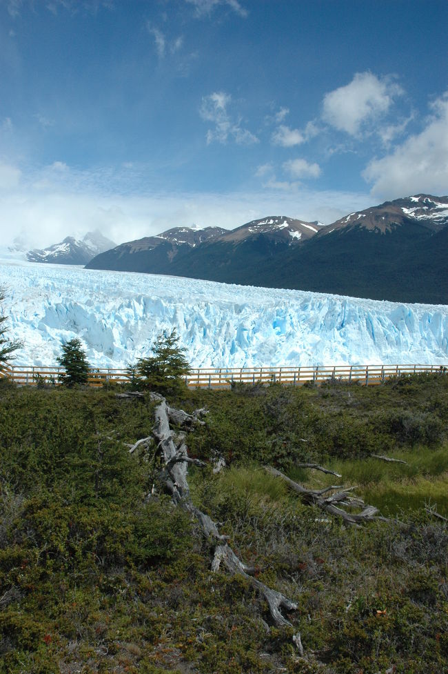 下に見えるのは最初に歩いたルート 