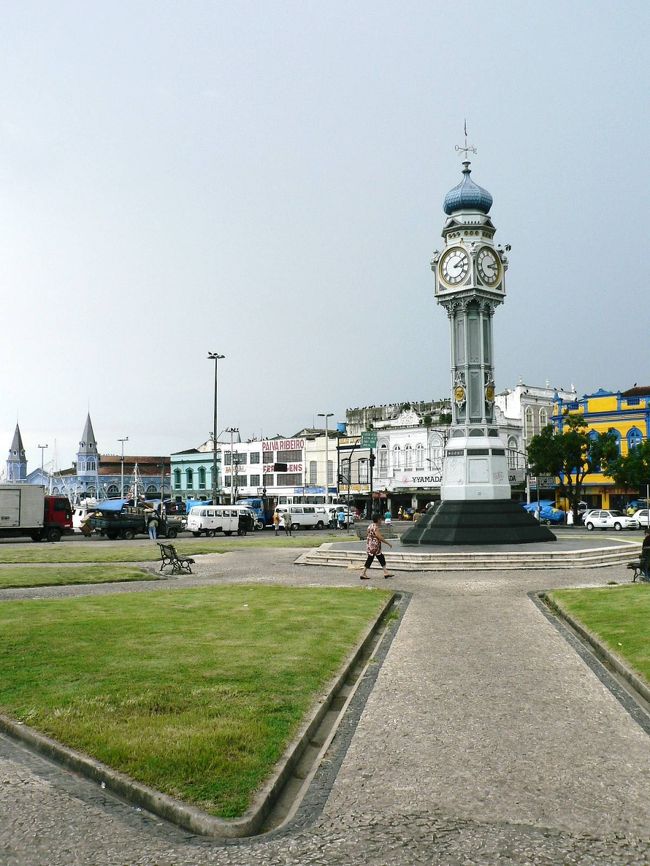 時計台広場の光景。 