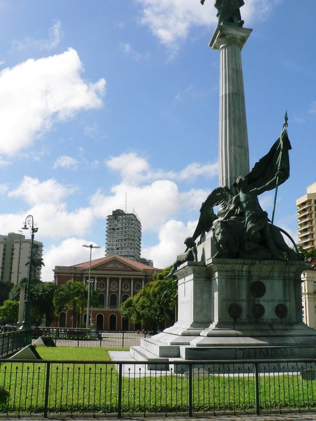 ヘプビリカ広場の光景。