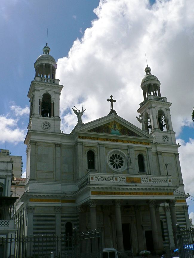 ナザレ大聖堂の外観。