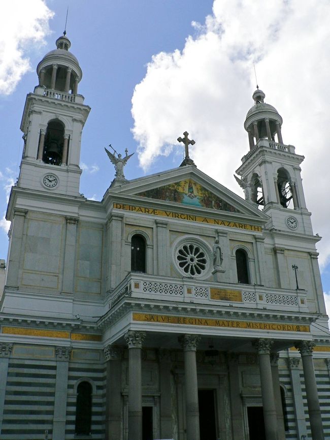 ナザレ大聖堂の外観。