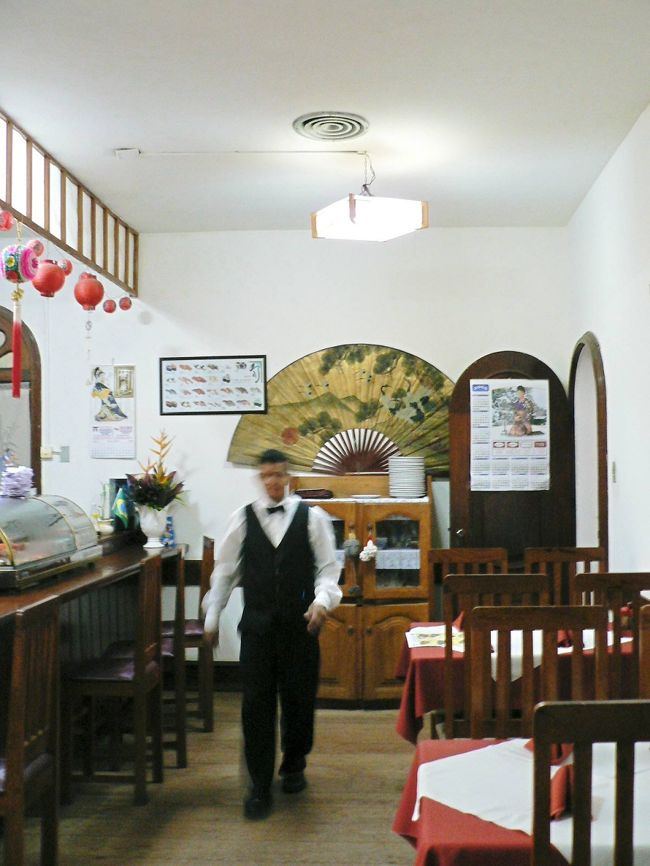 日系人の本部アマゾニア日伯協会の隣のレストラン。