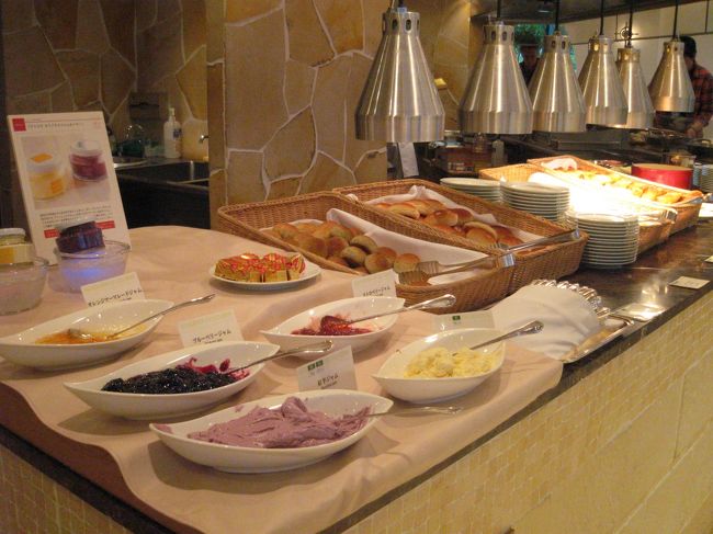 紅イモジャムとパインバターがおいしかったです。