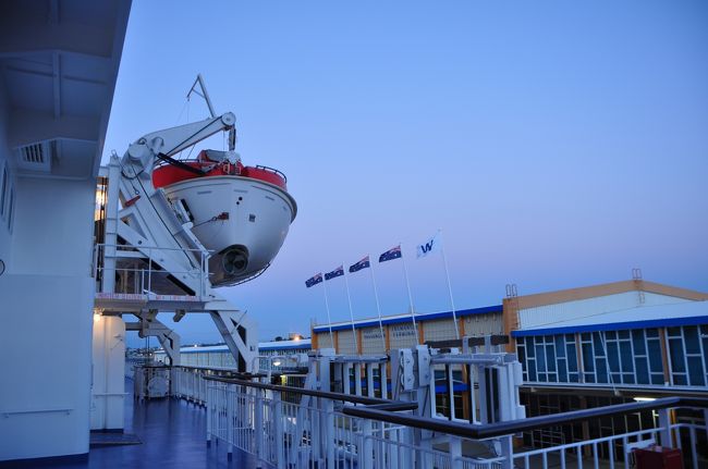 2/14　18:00 シドニー出航