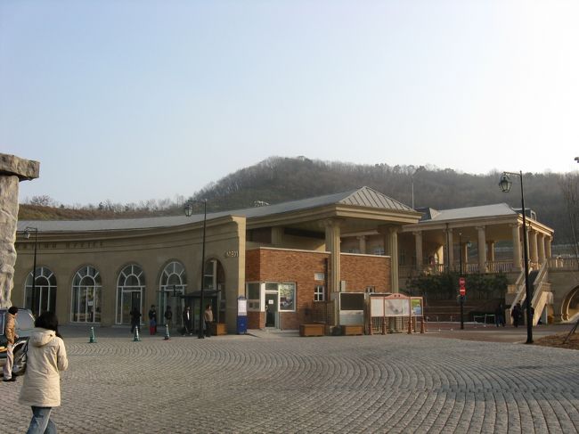 １１／２５　ヘイリとプロバンス村を目指していたが、バス停を間違えちゃって。迷子になりました。<br />