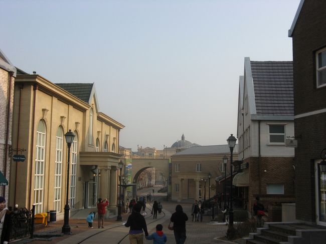 １１／２５　京義道・坡州にある英語村。