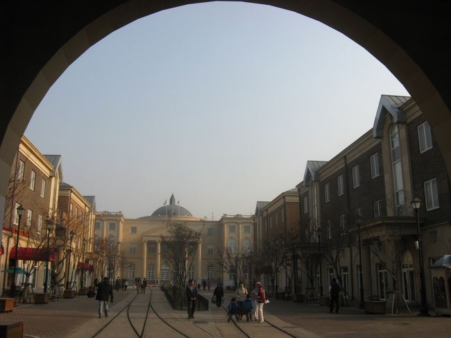 １１／２５　京義道・坡州にある英語村。　奥に見えるのは英語村のCity hallです。