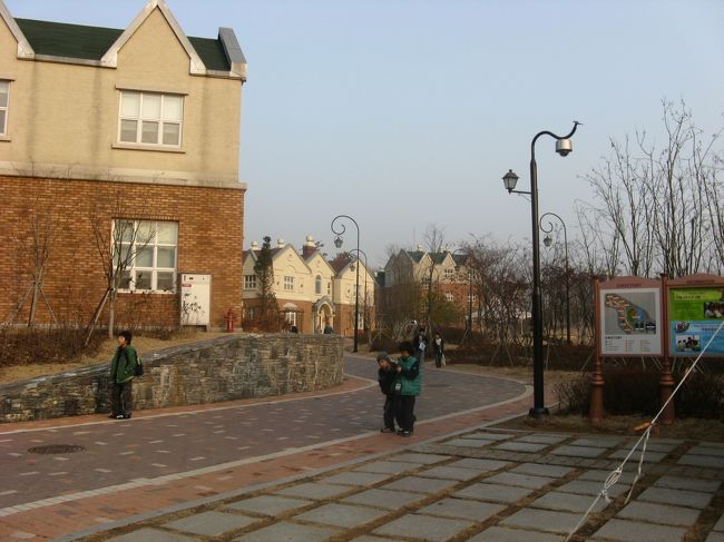 １１／２５　京義道・坡州にある英語村。