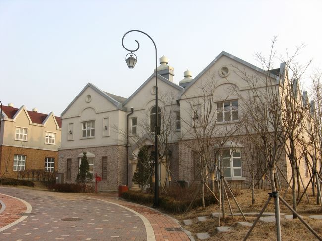 １１／２５　京義道・坡州にある英語村。