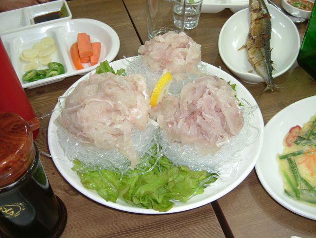 ７／１４　새꼬시のお店・・・　これが새꼬시。　初めて食べました。