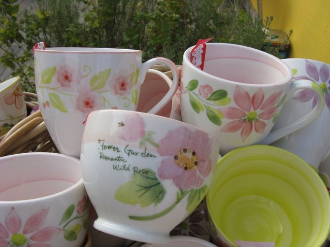 11/2...<br />京義道・坡州（パジュ）プロバンス...<br />プロバンス内にある『リビングショップ』...<br />かわいいでしょ〜？　<br />これが大体日本円で、￥200くらい...