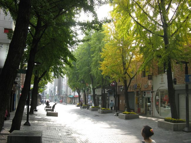 11/3...<br />ソウル・仁寺洞...<br />朝の仁寺洞の通り...