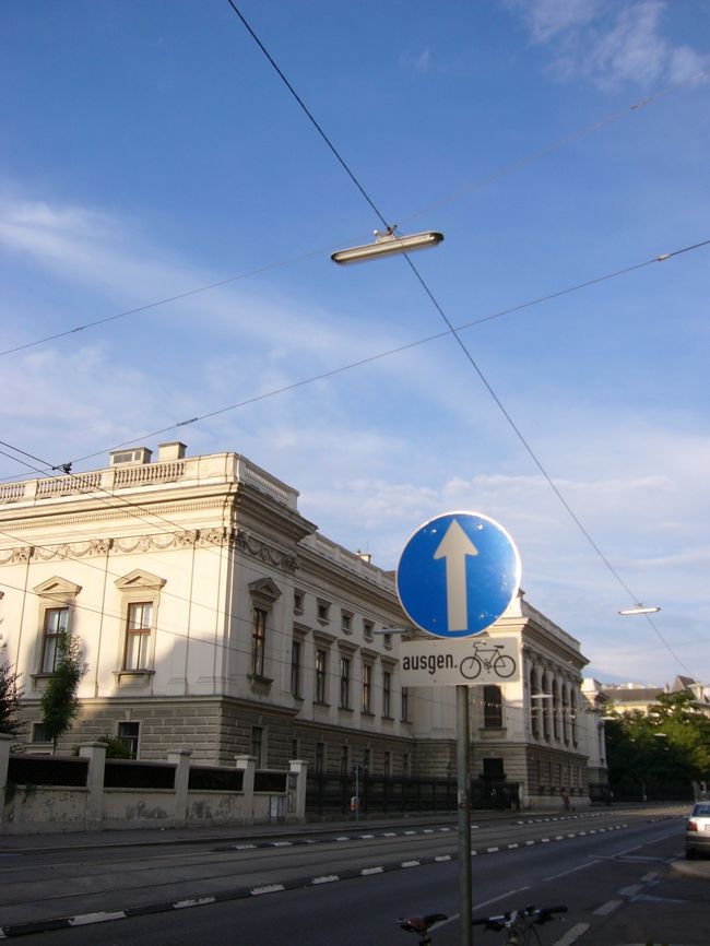 出発の朝。<br />いつものように6時に起きて、いつものように7時前には朝ごはん。<br />チェックアウト前に朝の散策。